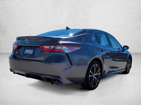 Used 2019 Toyota Camry SE image 5