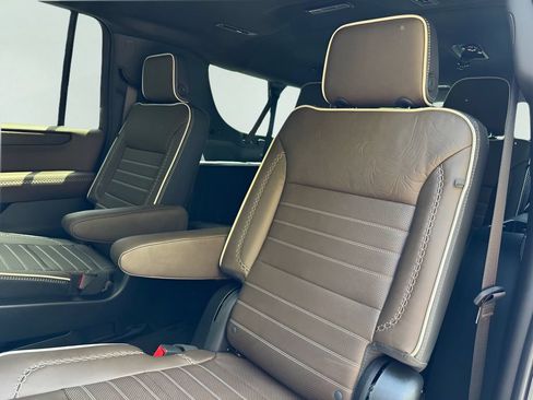 New 2026 GMC Yukon XL Denali Ultimate w/ LPO, Floor Liner Package AWD/4WD image 18