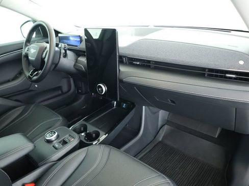 Used 2022 Ford Mustang Mach-E Premium image 24