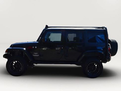 Used 2012 Jeep Wrangler Unlimited Sahara w/ Connectivity Group AWD/4WD image 5