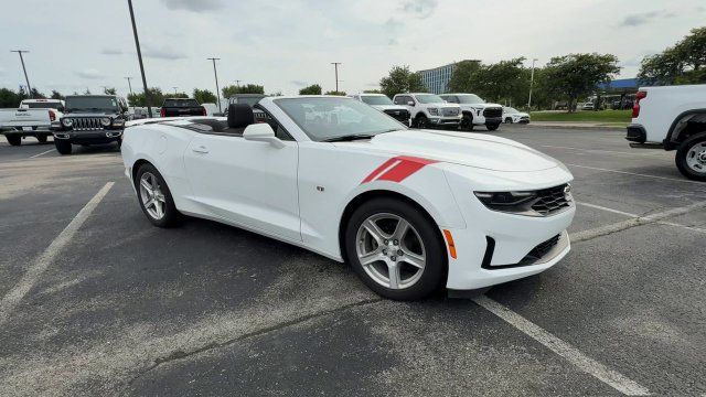 Used 2023 Chevrolet Camaro LT w/ Technology Package RWD image 2