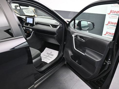 Used 2024 Toyota RAV4 XLE FWD image 19