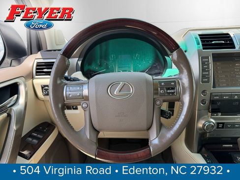 Used 2017 Lexus GX 460 Luxury w/ Preferred Accessory Package AWD/4WD image 12