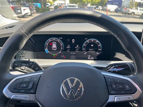 Used 2026 Volkswagen Tiguan SE AWD/4WD image 30