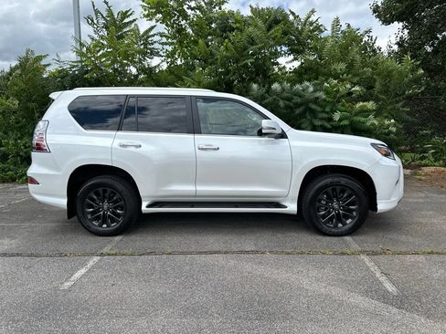 Used 2023 Lexus GX 460 Premium w/ Premium Package AWD/4WD image 2