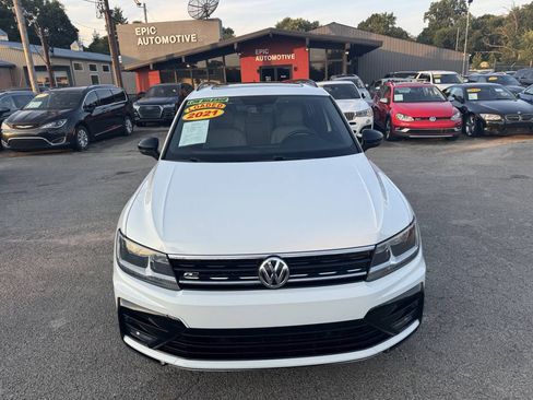 Used 2021 Volkswagen Tiguan SE R-Line FWD image 11