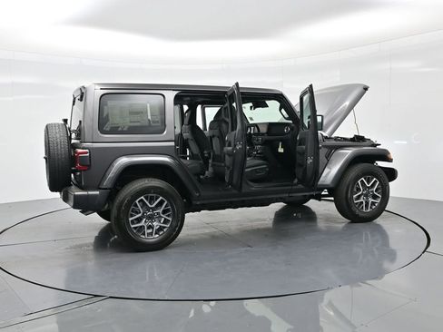 New 2025 Jeep Wrangler Unlimited Sahara w/ Safety Group AWD/4WD image 30