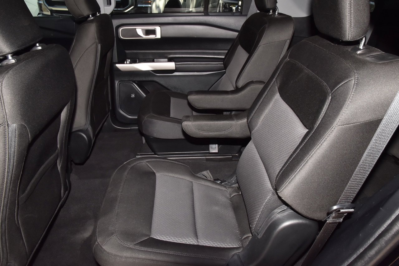 Used 2023 Ford Explorer XLT AWD/4WD image 14