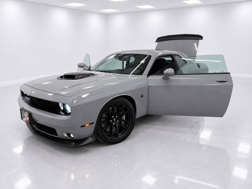 Used 2022 Dodge Challenger R/T Scat Pack w/ Shaker Package RWD image 4
