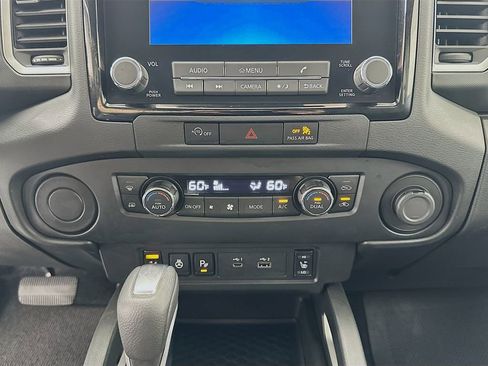 Used 2024 Nissan Frontier SV w/ SV Convenience Package image 15