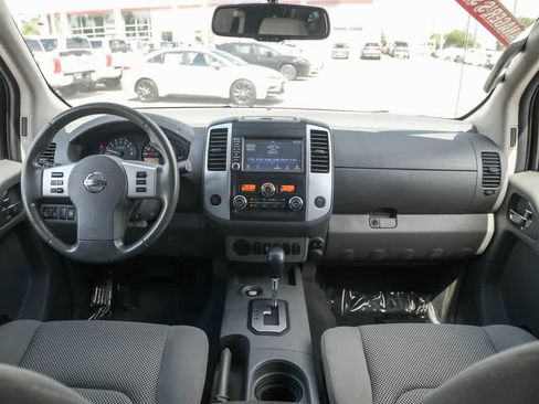 Used 2020 Nissan Frontier SV w/ Midnight Edition Floor Mats RWD image 15