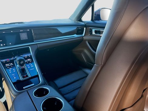 Used 2020 Porsche Panamera 4 image 19