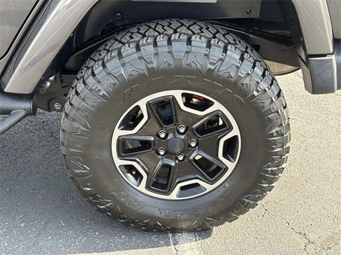 Used 2016 Jeep Wrangler Unlimited Rubicon image 24