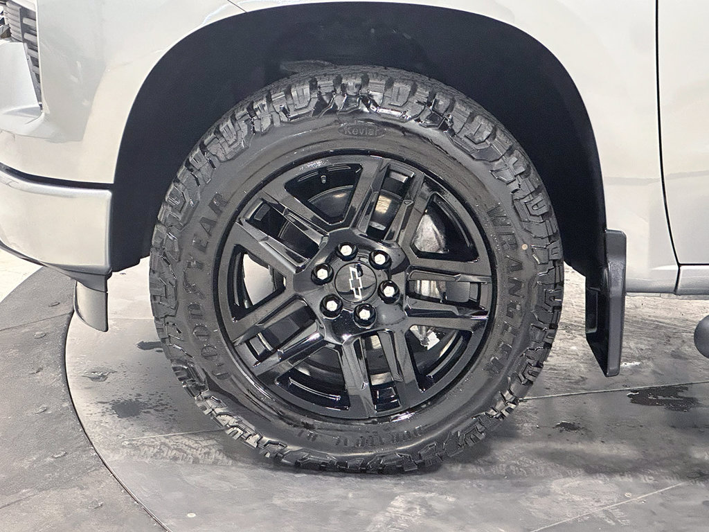 Used 2026 Chevrolet Silverado 1500 RST w/ RST Select Package AWD/4WD image 17