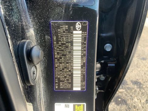 Used 2025 Toyota Corolla SE image 33