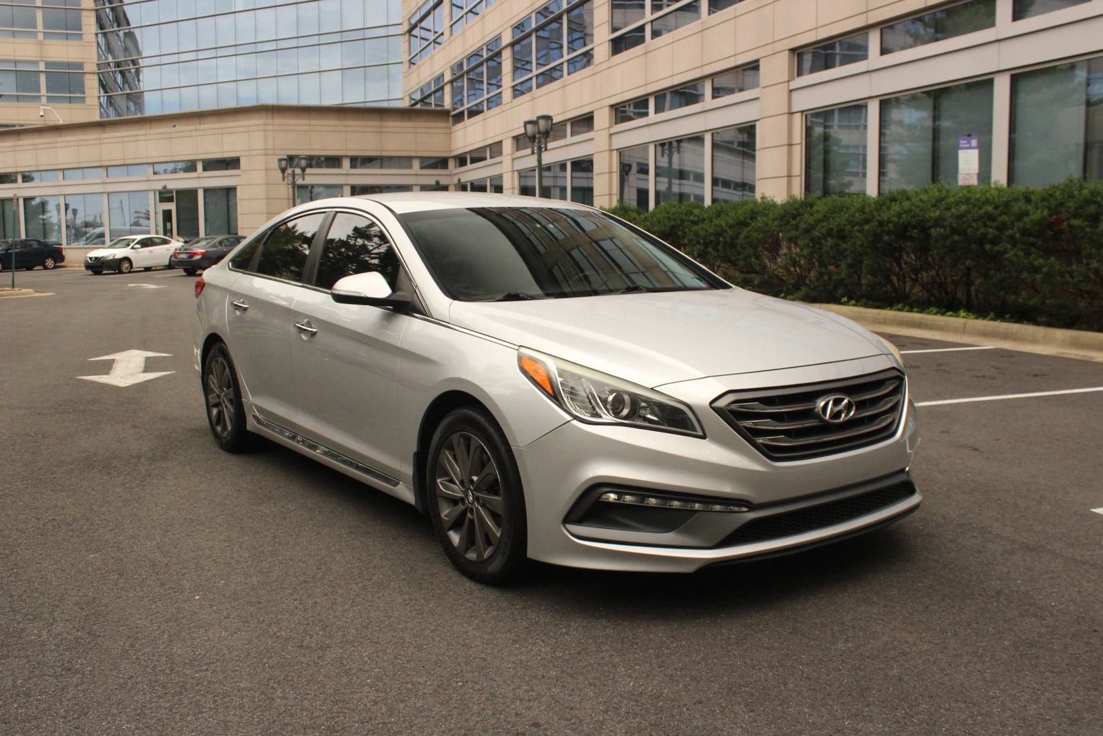 Used 2015 Hyundai Sonata Sport w/ Option Group 04 FWD image 1