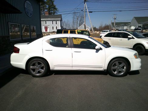 Used 2011 Dodge Avenger Mainstreet FWD image 8