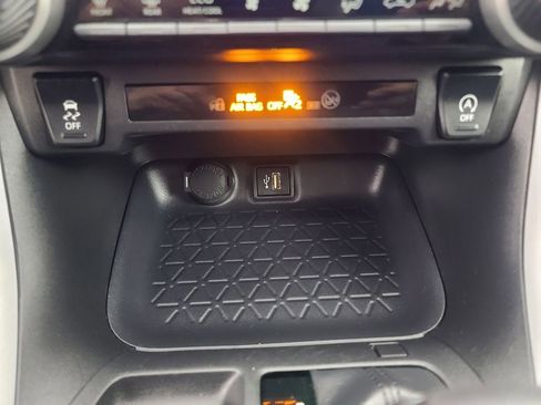 Used 2025 Toyota RAV4 XLE image 35