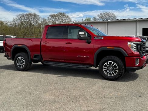 Used 2022 GMC Sierra 2500 AT4 w/ AT4 Preferred Package AWD/4WD image 2