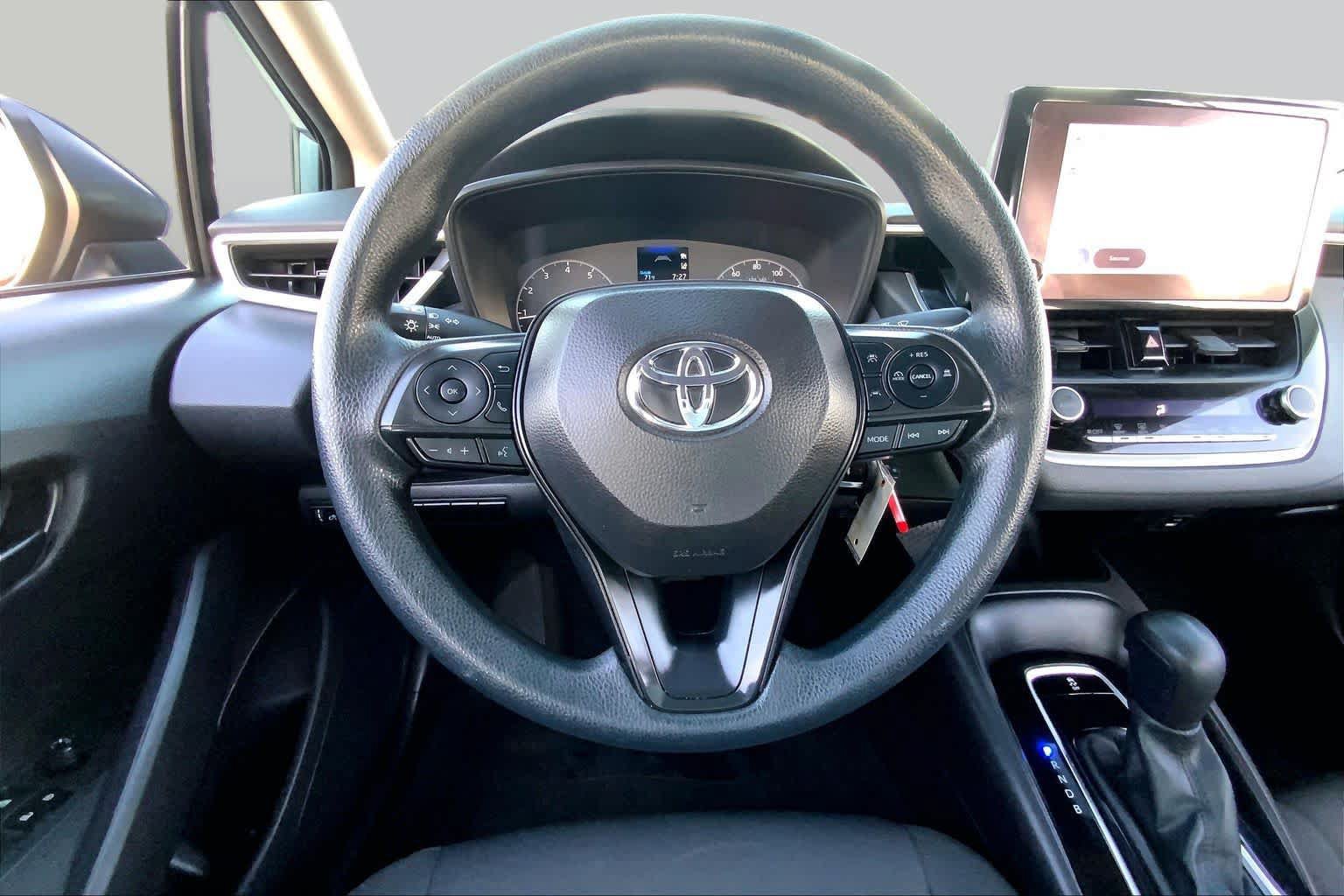 Used 2024 Toyota Corolla LE FWD image 6