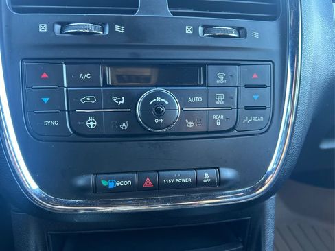 Used 2019 Dodge Grand Caravan GT FWD image 26