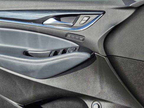 Used 2024 Buick Enclave Premium image 22