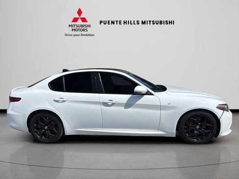 Used 2022 Alfa Romeo Giulia Ti RWD image 4