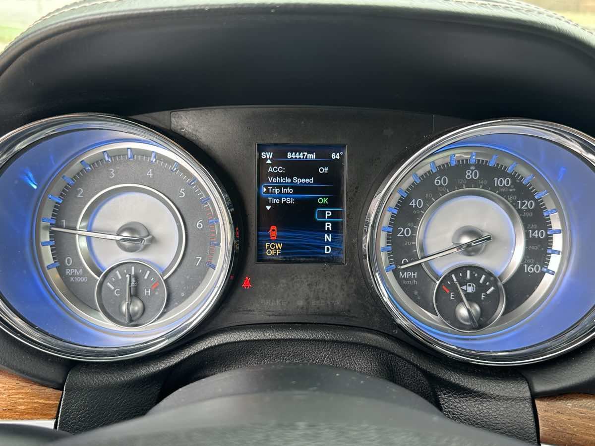 Used 2014 Chrysler 300 C w/ Harman/Kardon Audio Group RWD image 17