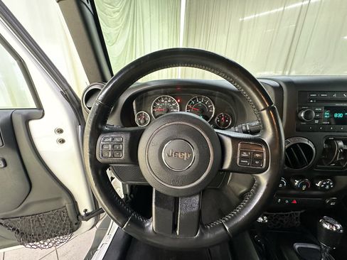 Used 2017 Jeep Wrangler Unlimited Sport w/ Quick Order Package 24S AWD/4WD image 22
