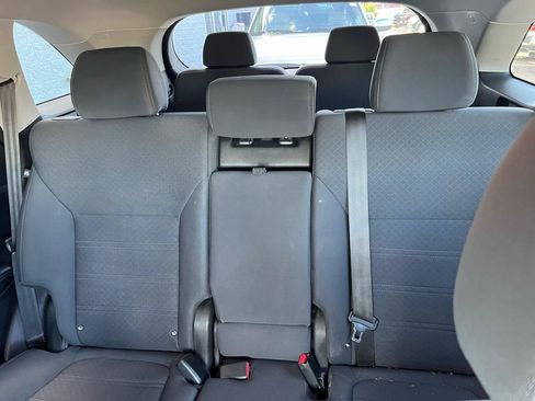 Used 2019 Kia Sorento S FWD image 13