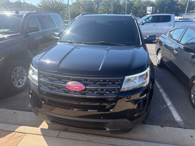 Used 2018 Ford Explorer XLT w/ Equipment Group 202A AWD/4WD image 2