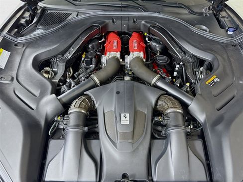 Used 2020 Ferrari Portofino image 34