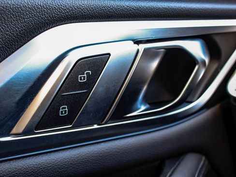 Used 2024 BMW i4 xDrive40i image 9