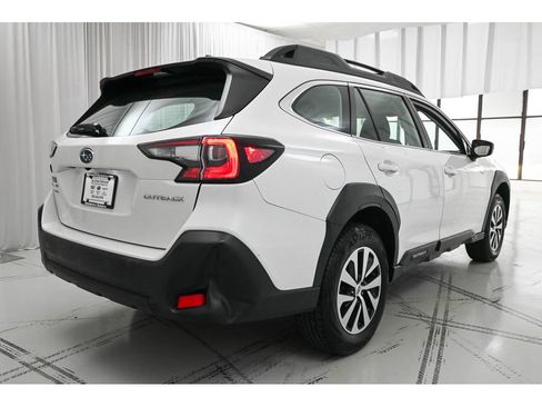 Used 2024 Subaru Outback AWD/4WD image 7