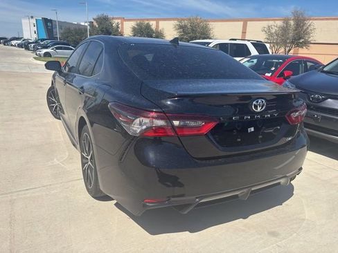 Used 2024 Toyota Camry SE image 5