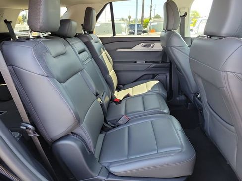Used 2026 Ford Explorer Active w/ Active Comfort Package RWD image 19