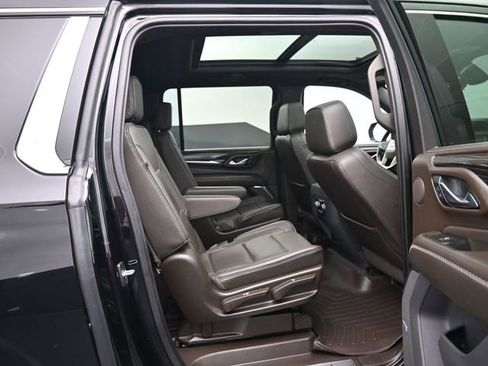 Used 2021 GMC Yukon XL Denali w/ Denali Premium Package image 42