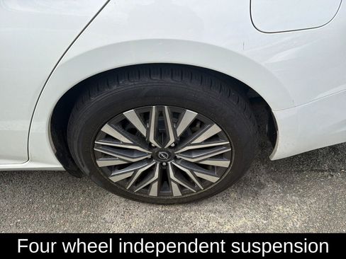 Used 2023 Nissan Altima 2.5 SV image 2