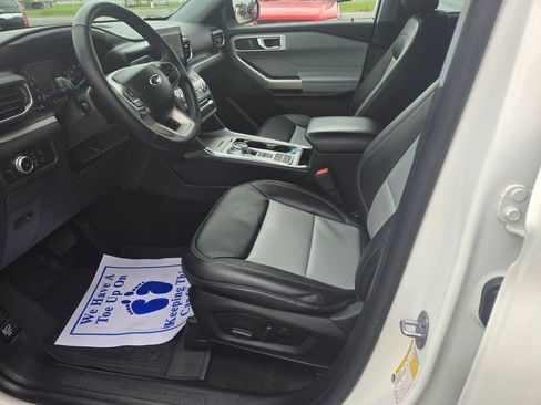 Used 2023 Ford Explorer XLT w/ Equipment Group 202A RWD image 7