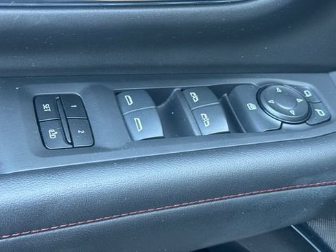 Used 2024 Chevrolet Suburban RST RWD image 12