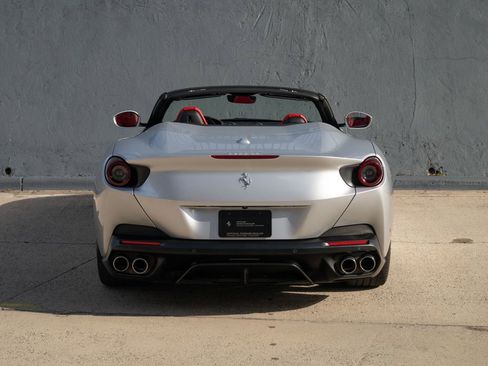 Used 2019 Ferrari Portofino image 9
