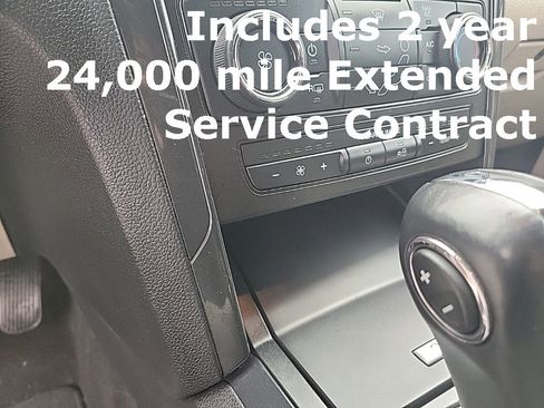 Used 2019 Ford Explorer XLT image 28