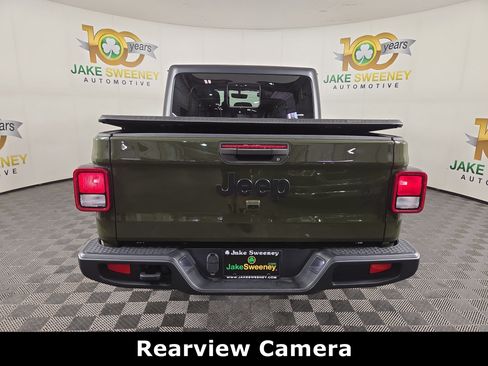 Used 2022 Jeep Gladiator Sport AWD/4WD image 9