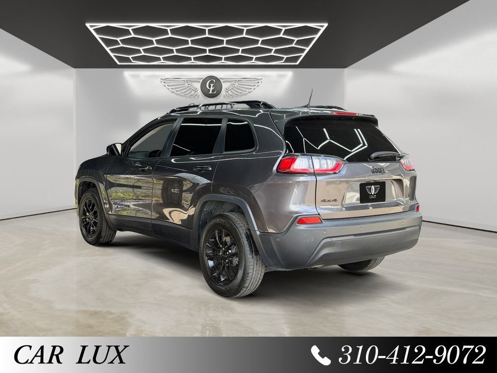 Used 2023 Jeep Cherokee Altitude Lux AWD/4WD image 2