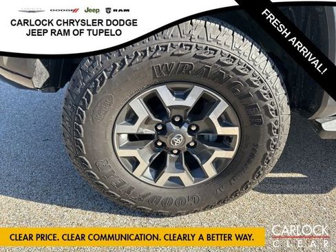 Used 2022 Toyota Tacoma TRD Off-Road image 7