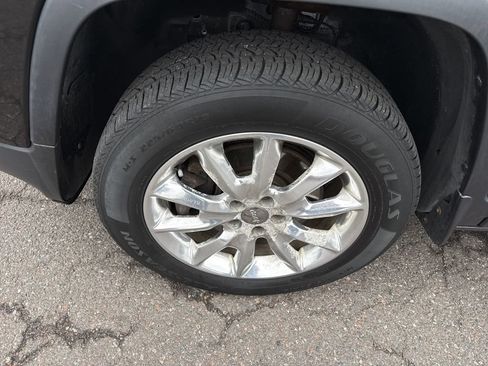 Used 2014 Jeep Cherokee Limited w/ Trailer Tow Group AWD/4WD image 13