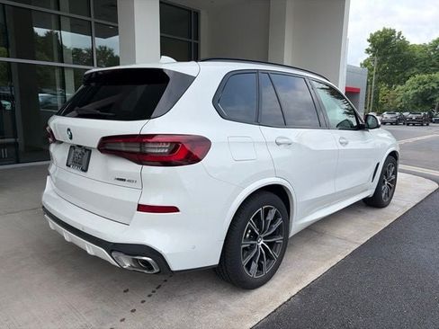 Used 2023 BMW X5 xDrive40i w/ Executive Package AWD/4WD image 3