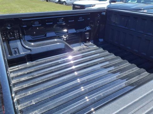 New 2025 GMC Canyon Elevation w/ Convenience Package image 17