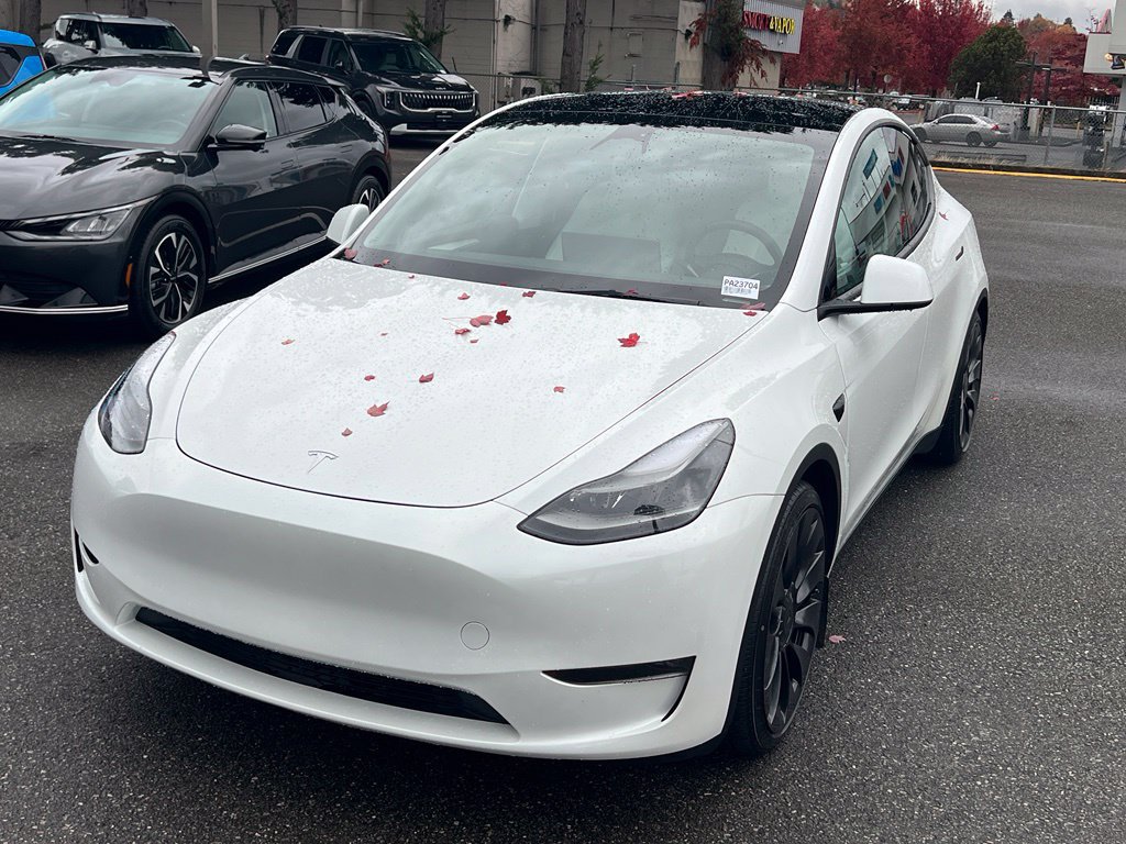 Used 2023 Tesla Model Y Performance AWD/4WD image 3