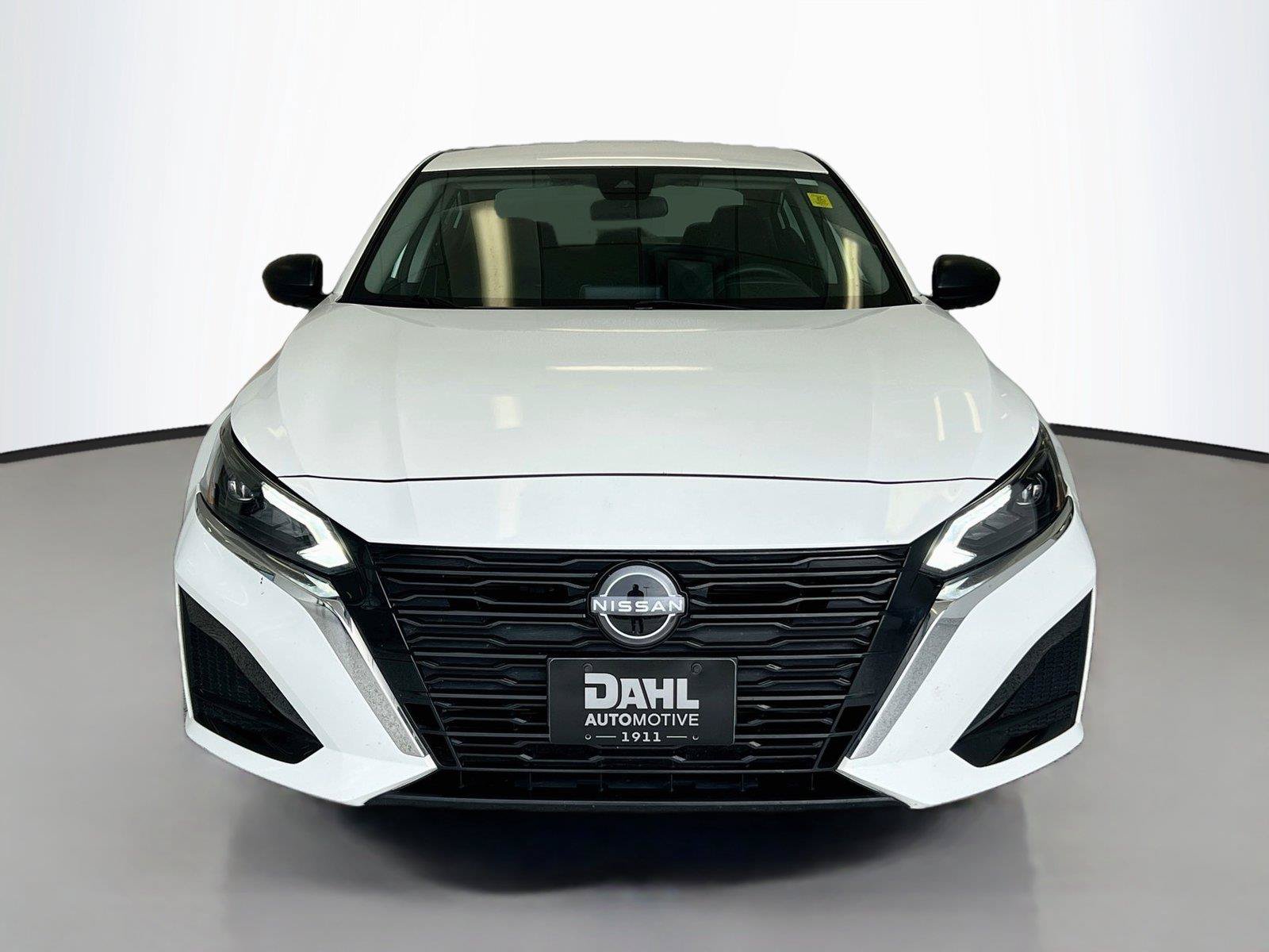 Used 2025 Nissan Altima 2.5 SV AWD/4WD image 3